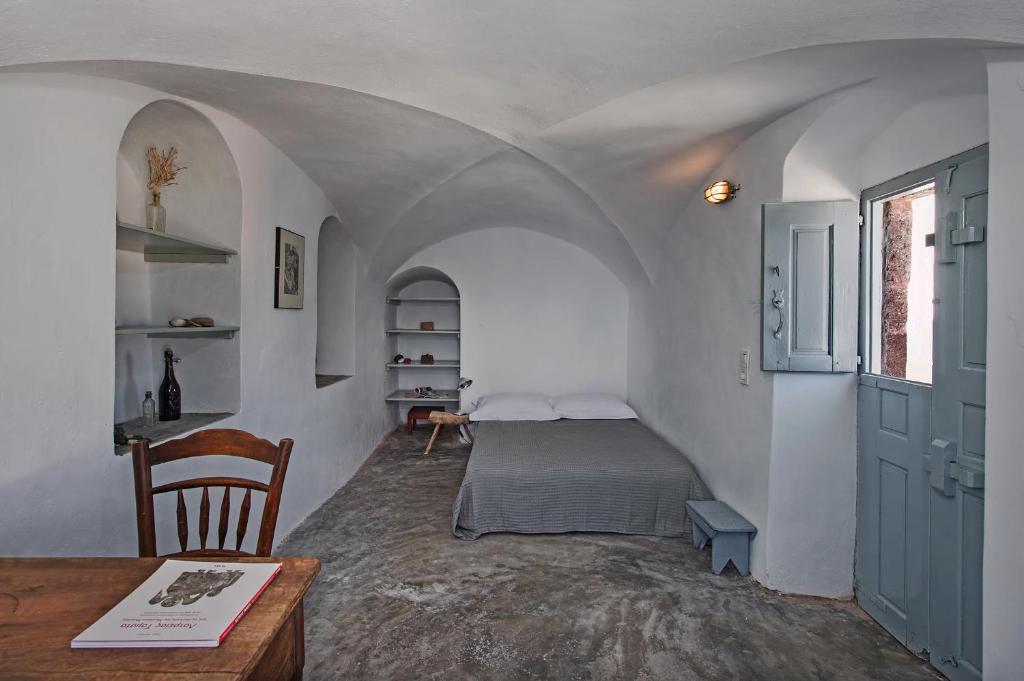 Opuntia Traditional Cave House - Tap to explore photos