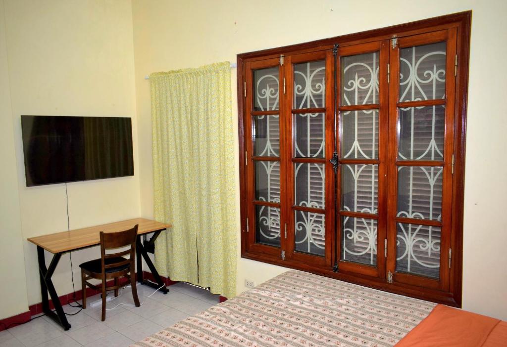 LushStay Hotel - Hanoi Train Street