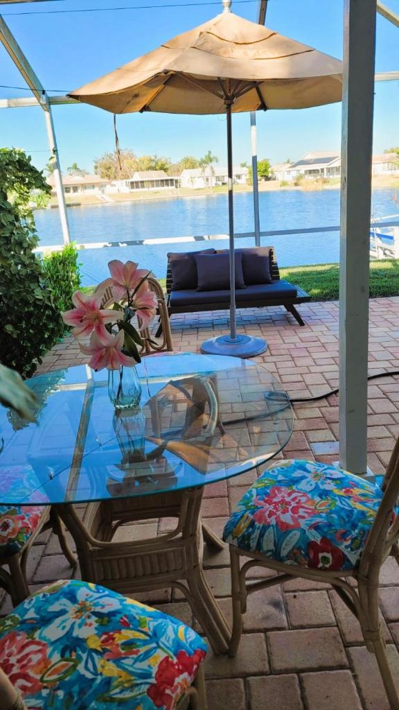 NEAR CLEARWATER AND TARPON SPRING WITH WATER VIEW image