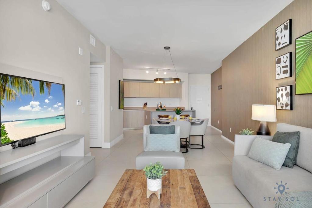 Seaside Elegance 1BR Retreat Stunning View - Tap to explore photos