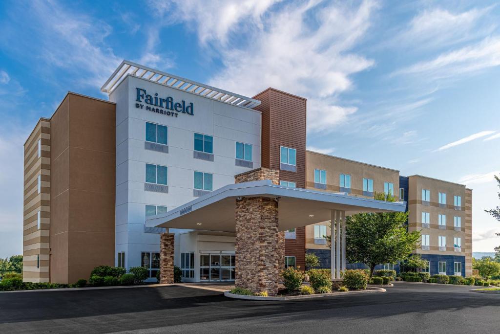 Fairfield Inn & Suites by Marriott Martinsburg image