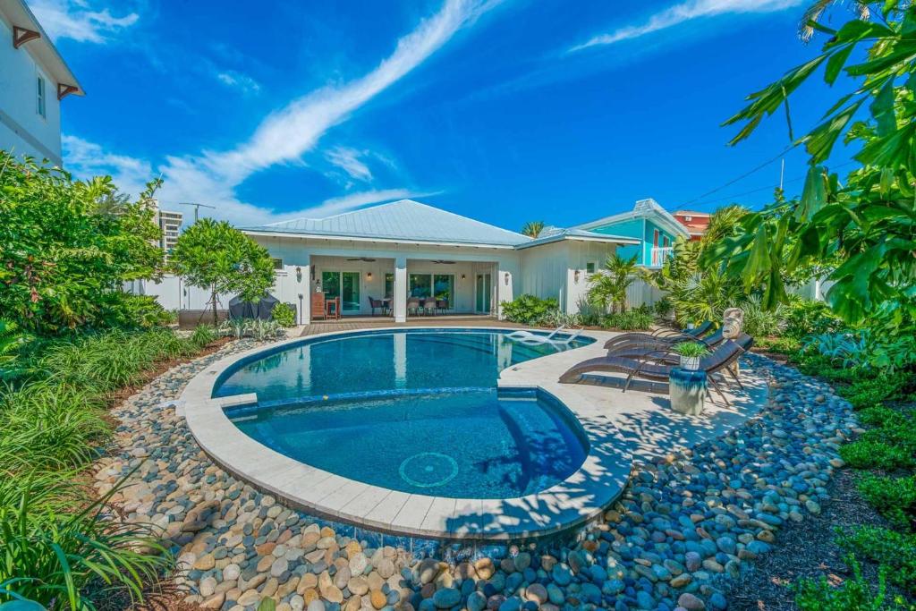 Bahama Mama image