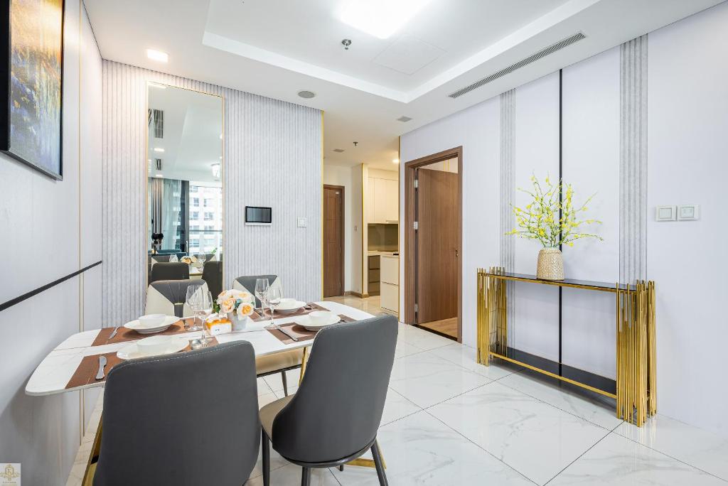 Landmark 81 Condotel Sunrise Garden