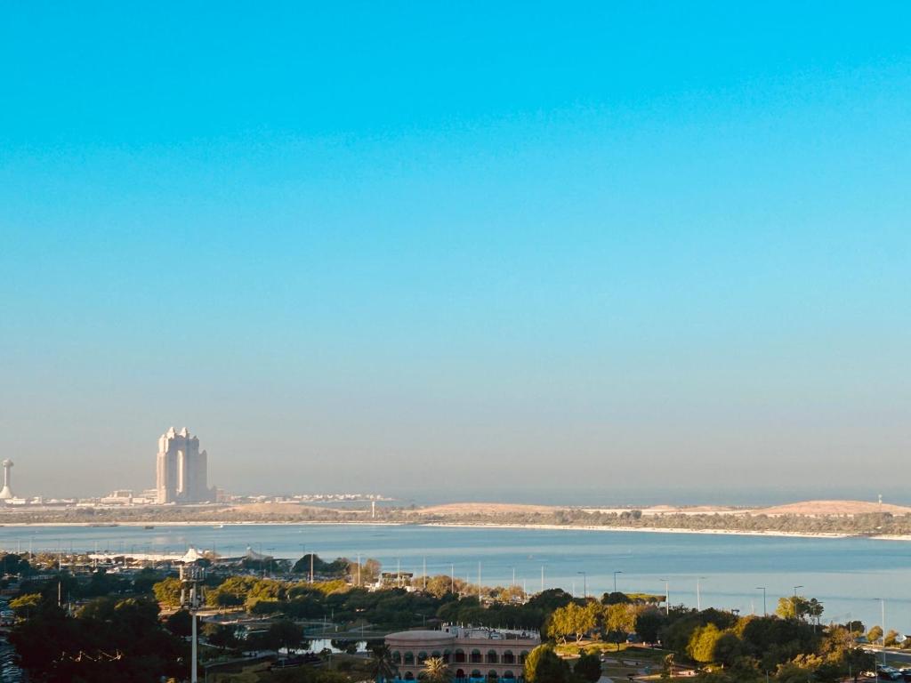 Panoramic Corniche Sea View Retreat photo 3