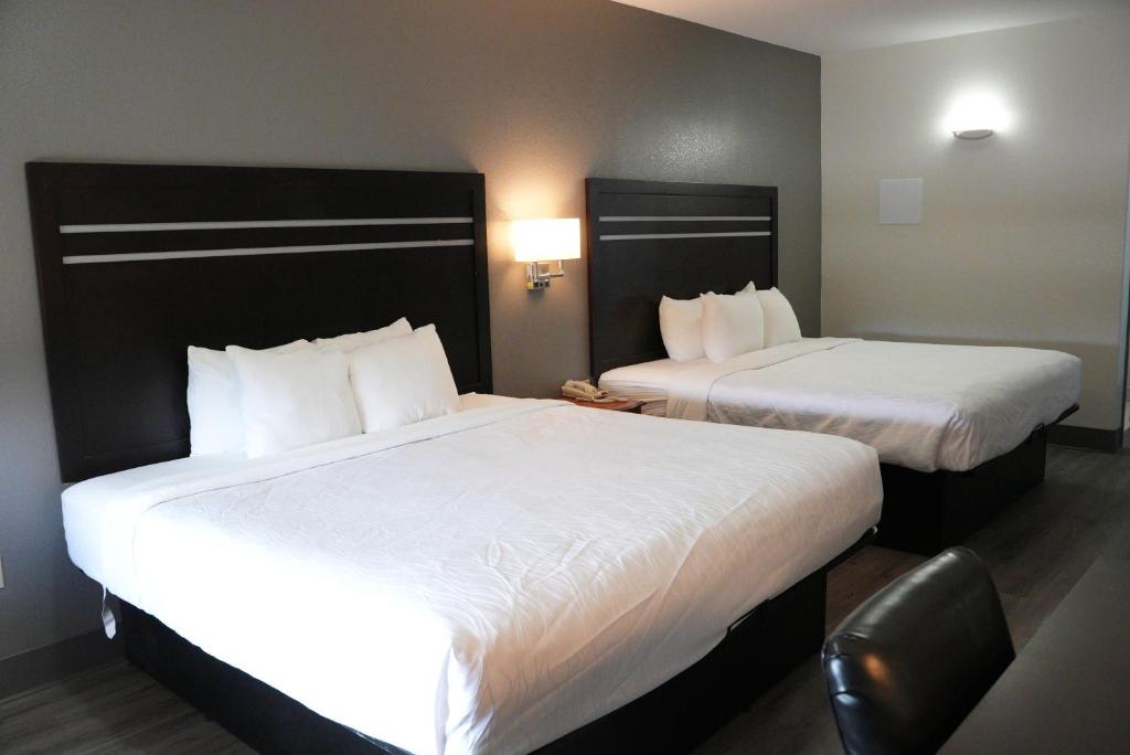 Sunbridge Inn and Suites image