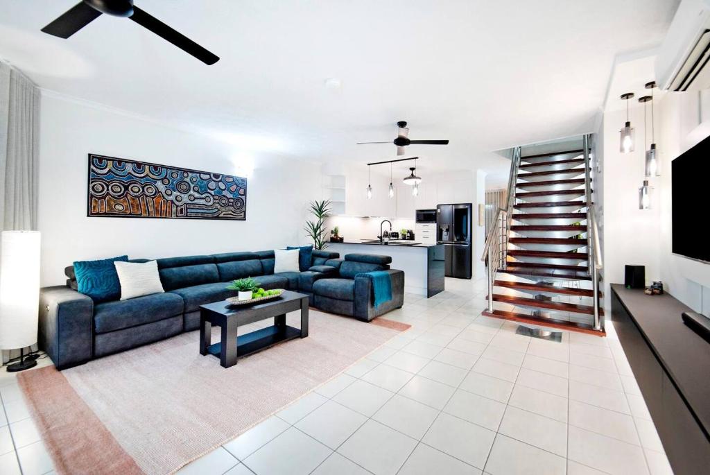 Sunset Penthouse - Unique Panoramic Rooftop Retreat photo 1