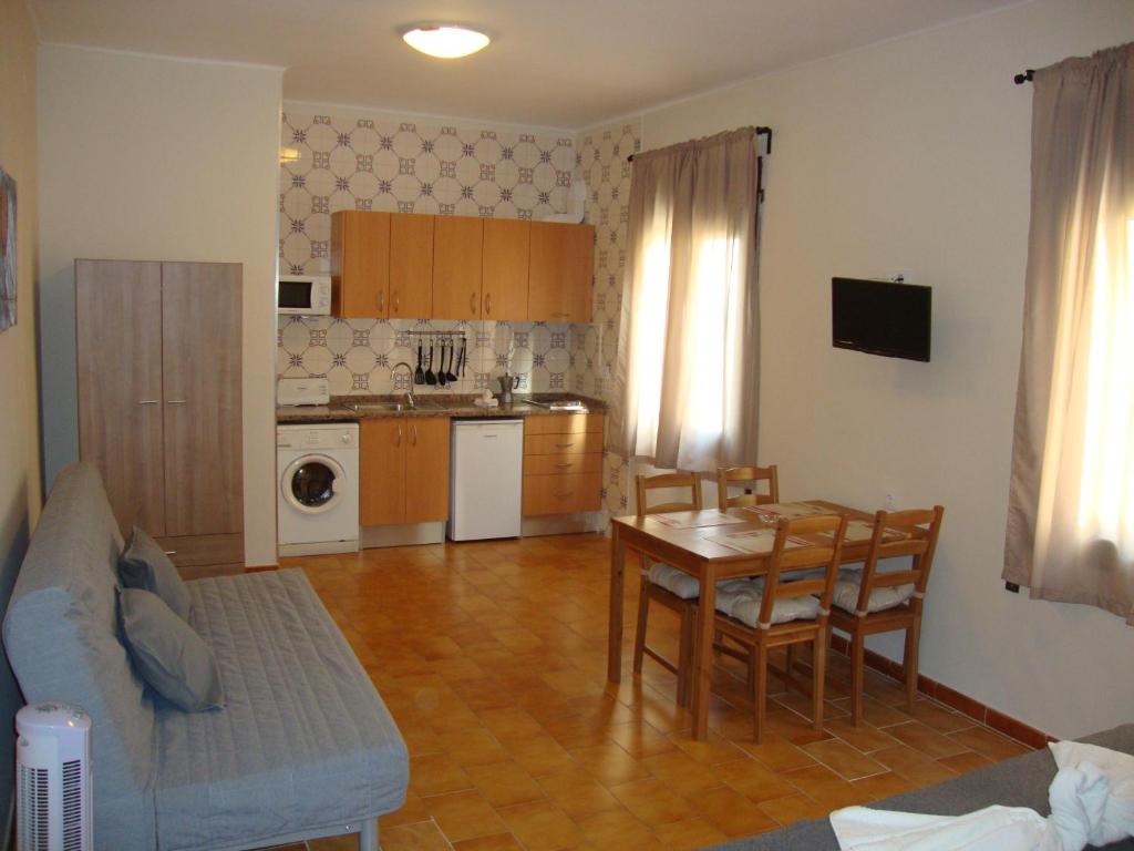 Apartaments Claudi photo 1