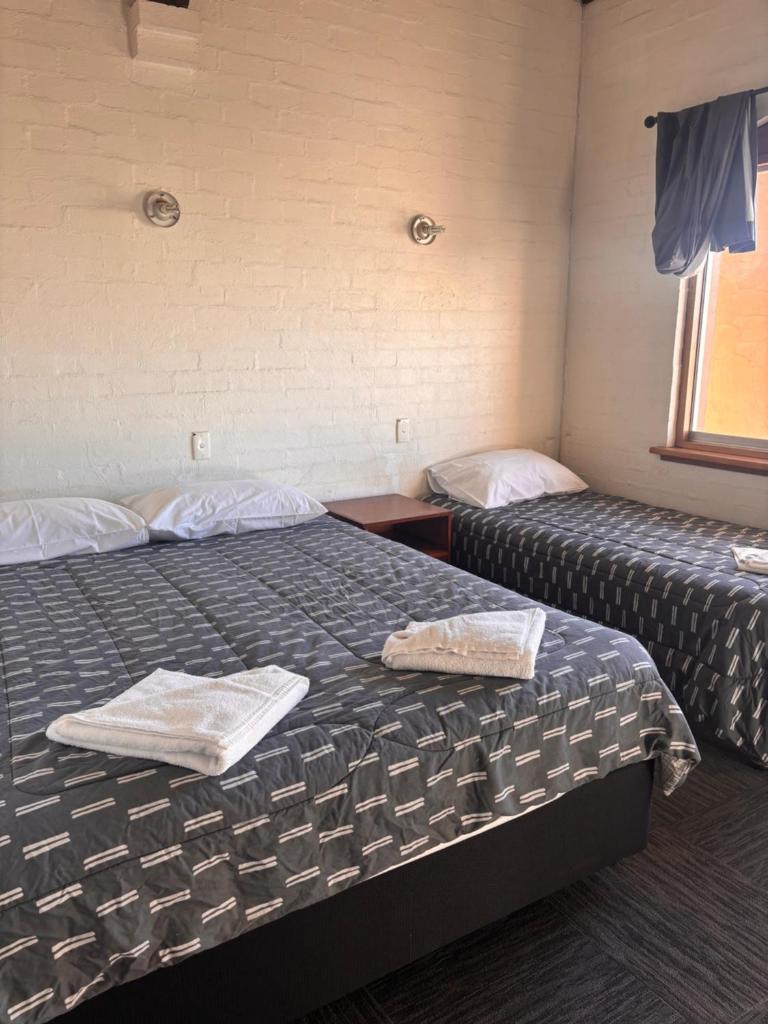 The Club Hotel Collie Room Type - Queen Room with Ensuite
