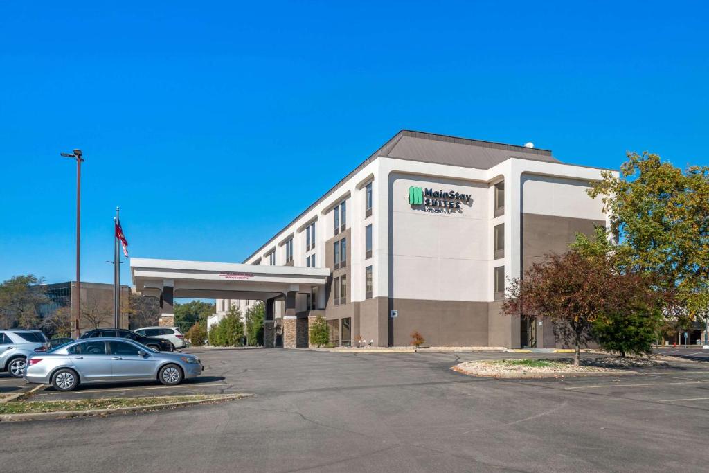 MainStay Suites Springfield image