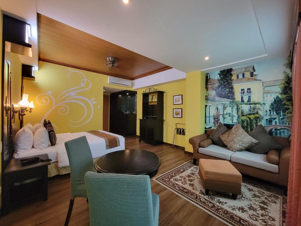 Lee Boutique Hotel Tagaytay Room Type - Superior Double or Twin Room