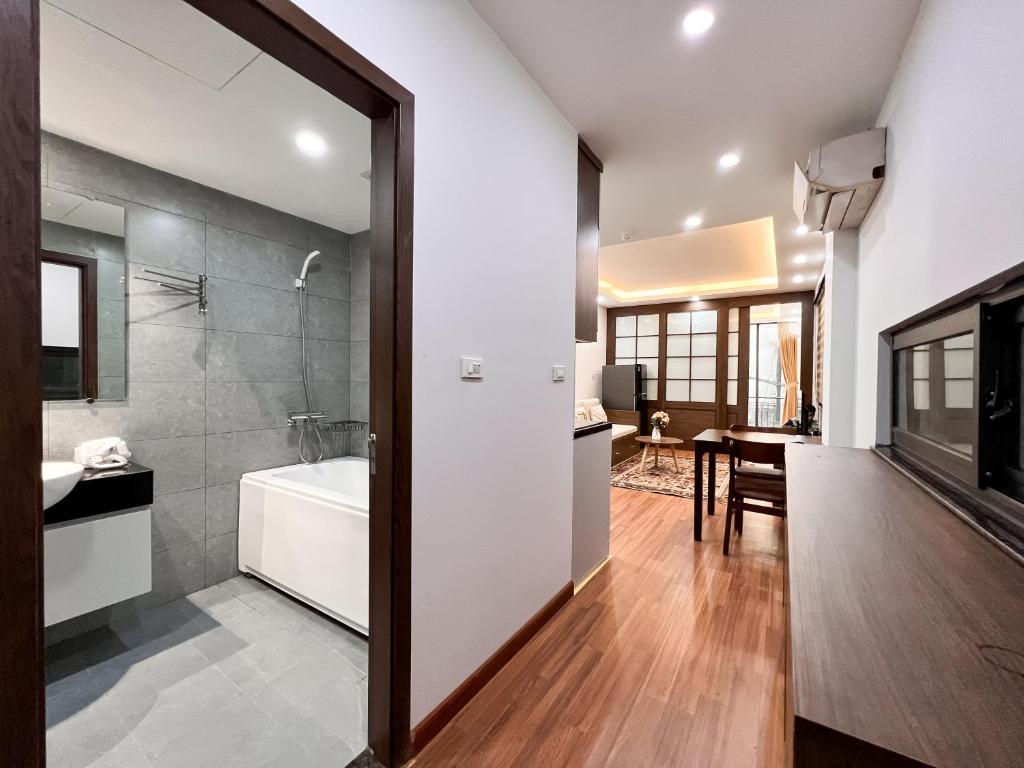 NINE HOUSING 49 Linh Lang