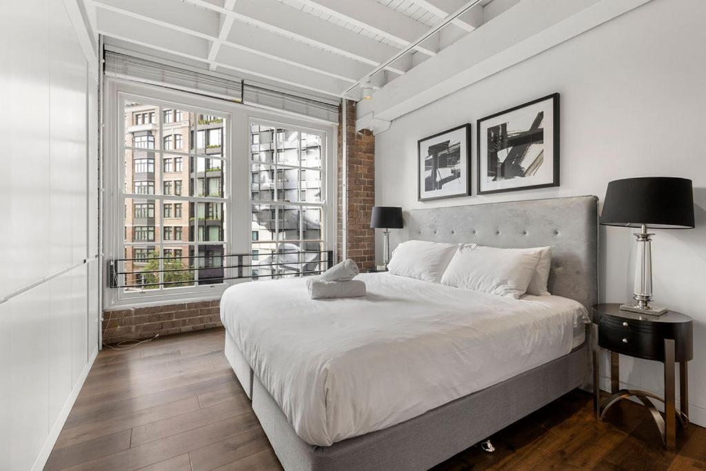 Chic 2-Bedroom in Surry Hills photo 1
