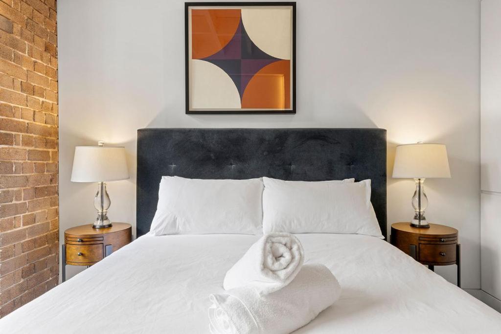 Chic 2-Bedroom in Surry Hills photo 4