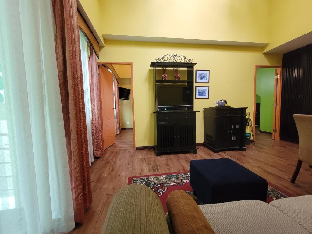 Lee Boutique Hotel Tagaytay Room Type - Two-Bedroom Suite