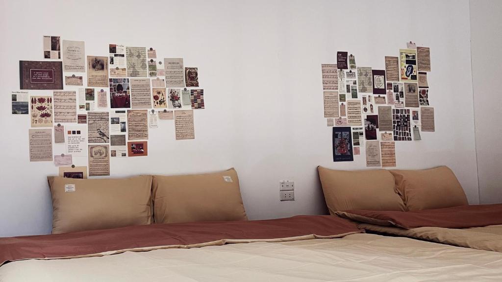 Nih Homestay Classic Room 2Bed with balcony Near Hoan Kiem Lake