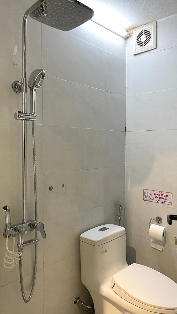 Nih Homestay Classic Room 2Bed with balcony Near Hoan Kiem Lake