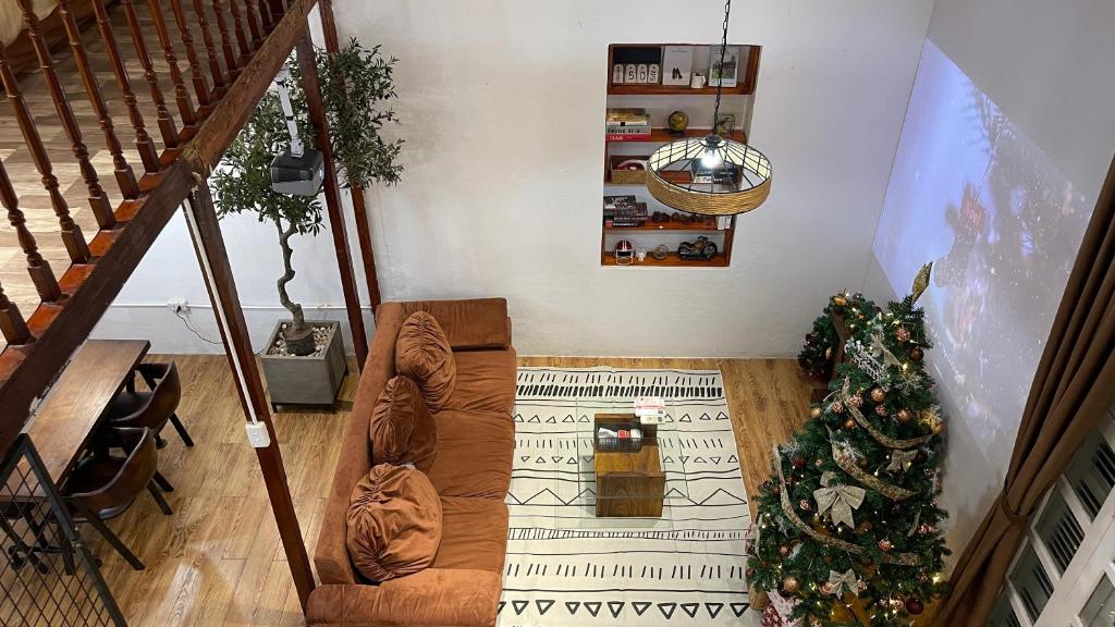 Nih Homestay Classic Room 2Bed with balcony Near Hoan Kiem Lake