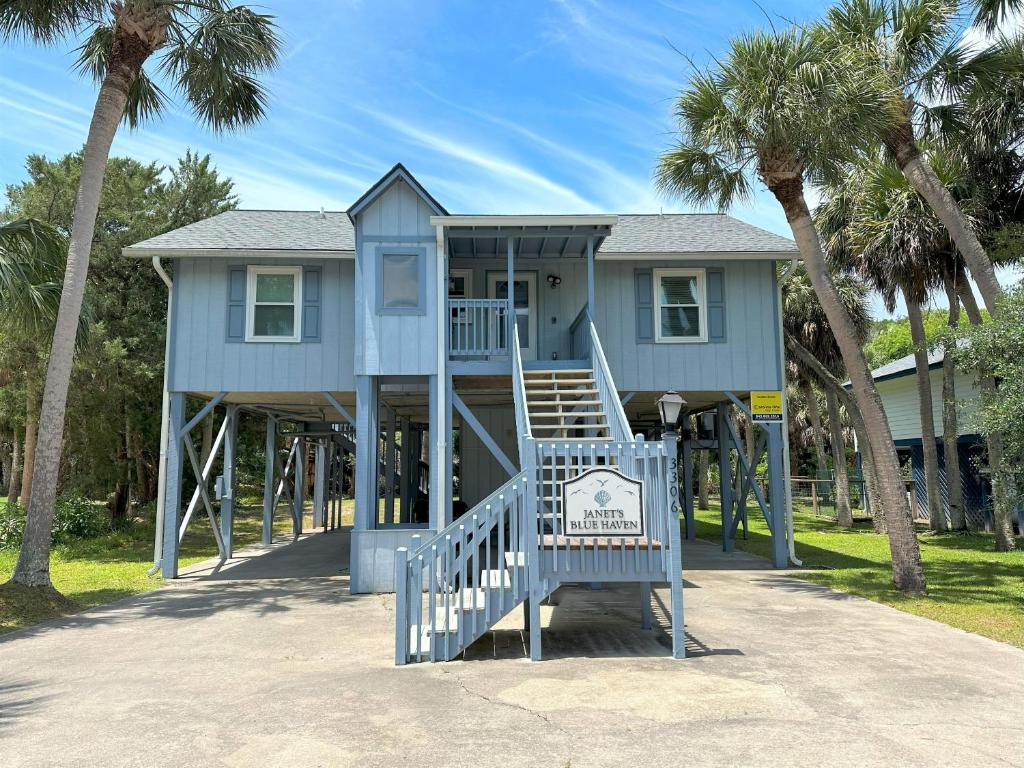 Janet's Blue Haven image