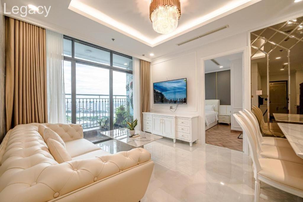 Landmark 81 Legacy Inn