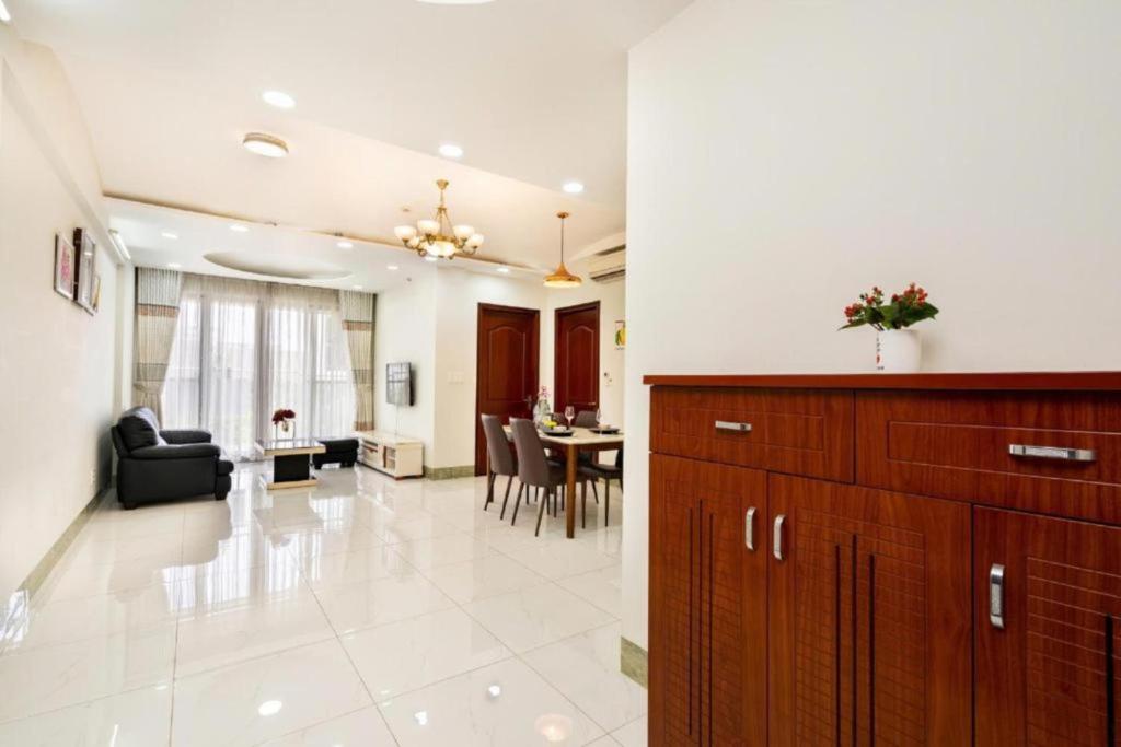 Cozy 3-BR in the center of District 7