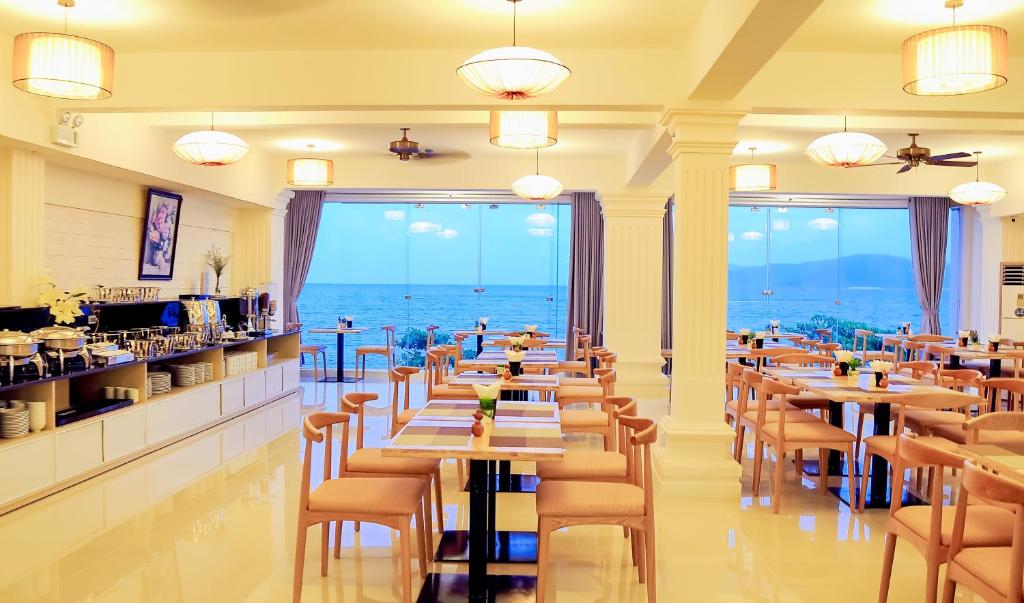 May Ngu Sac - Iridescent Clouds Hotel