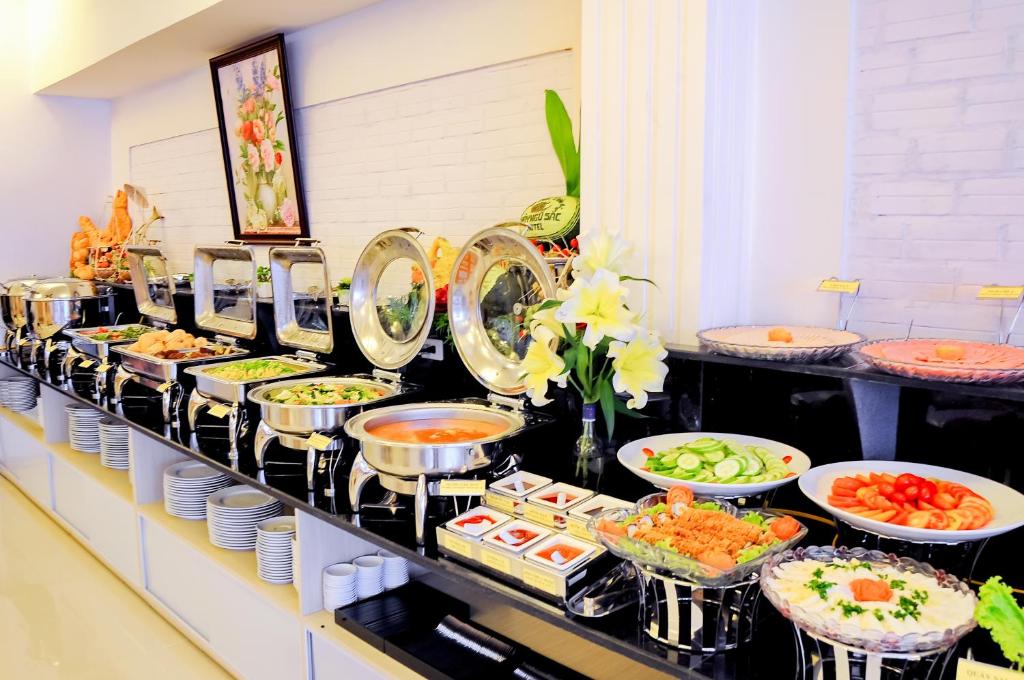 May Ngu Sac - Iridescent Clouds Hotel