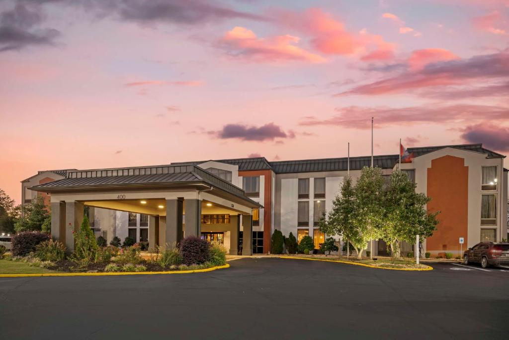 Best Western New Albany image