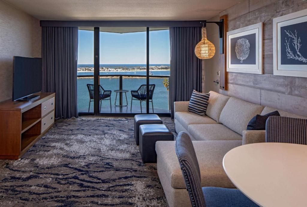 Hyatt Regency Mission Bay Spa and Marina Room Type - Corner King Room