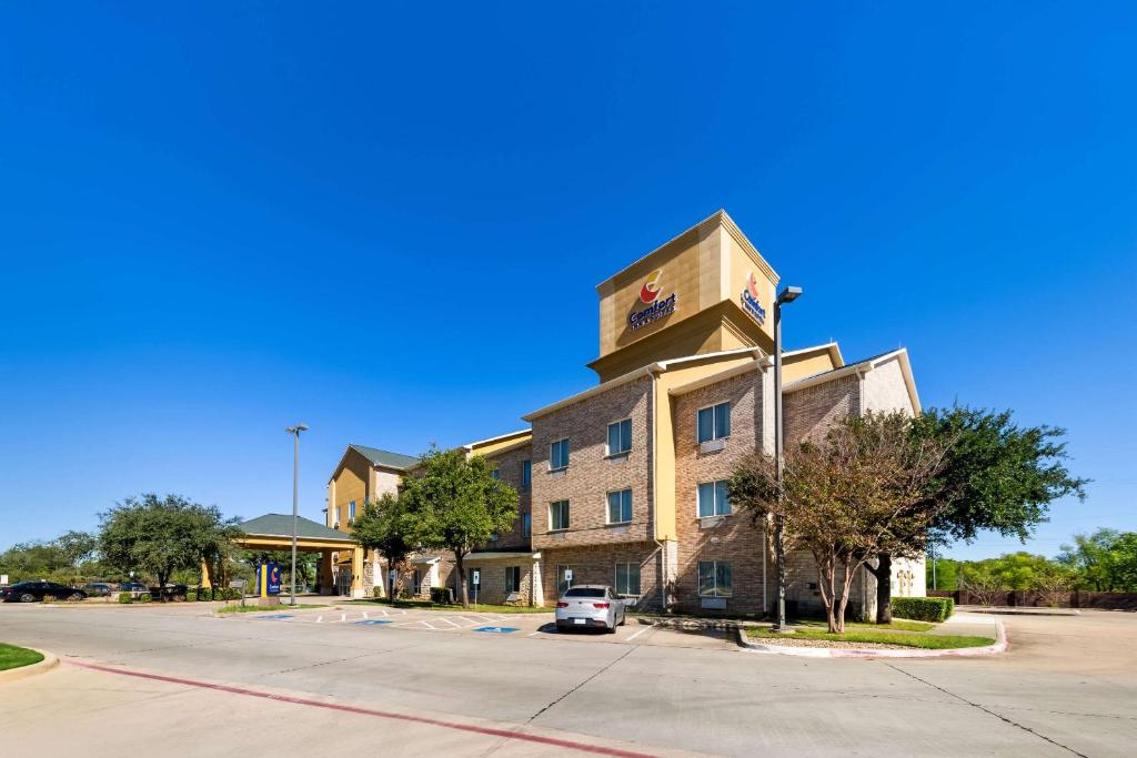 Comfort Inn & Suites Near Lake Lewisville image