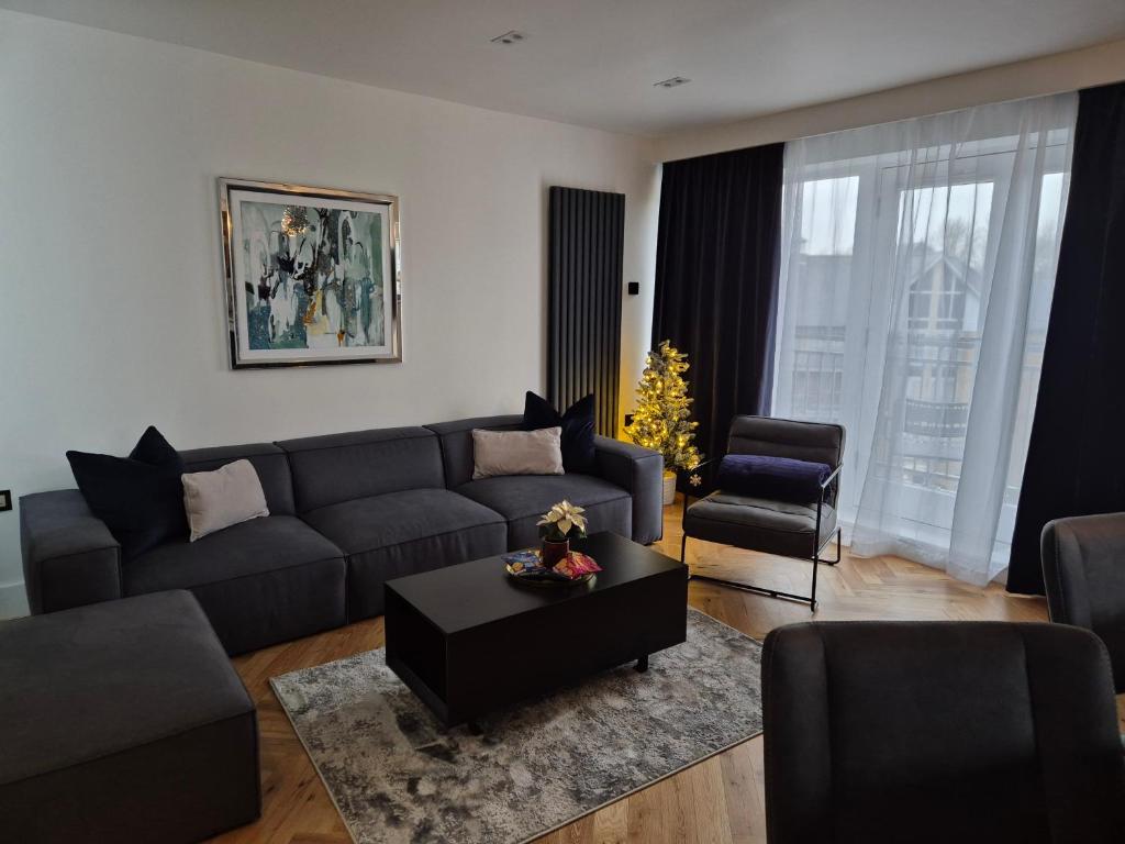 Newly Renovated Flat with Parking space - Tap to explore photos