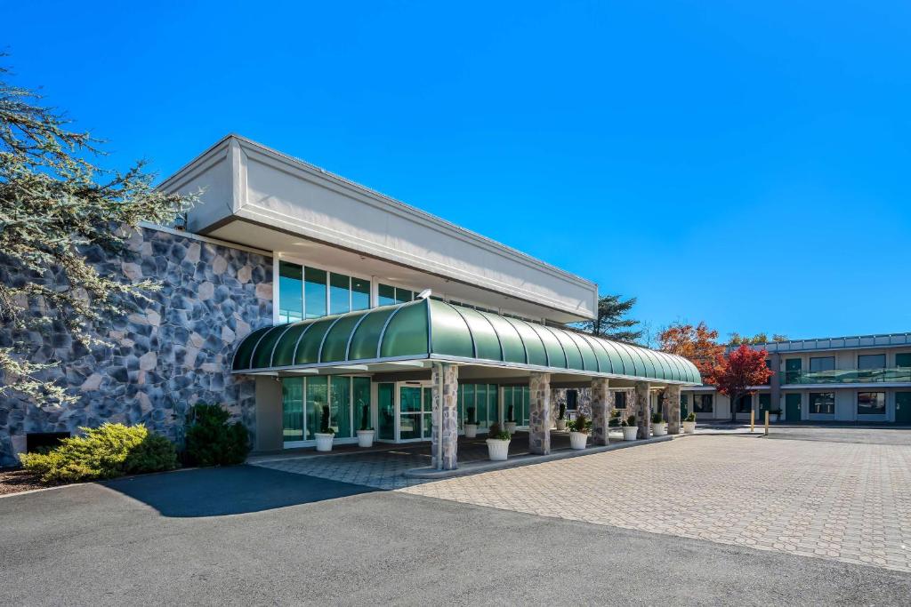 SureStay Plus Hotel by Best Western Brandywine Valley image