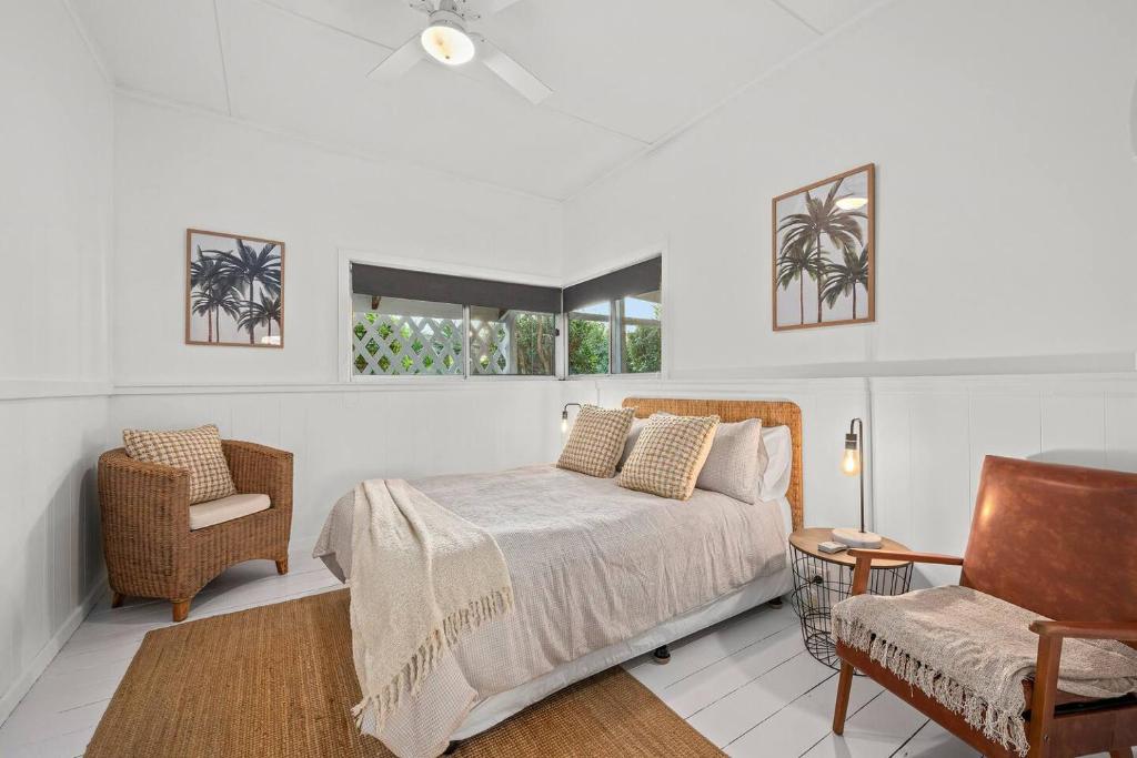 Driftwood Beach House - A Cosy Coastal Cottage photo 3