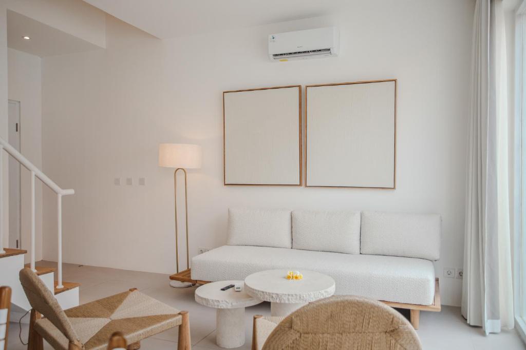 A.K.A Cemagi Townhouse - Tap to explore photos