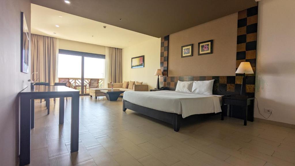 Olalani Resort & Condotel