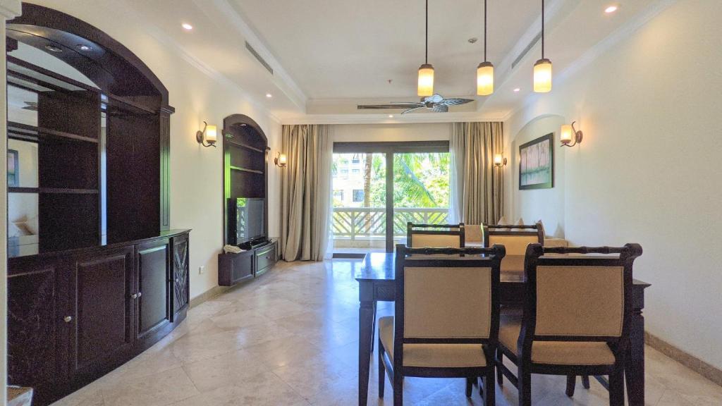 Olalani Resort & Condotel