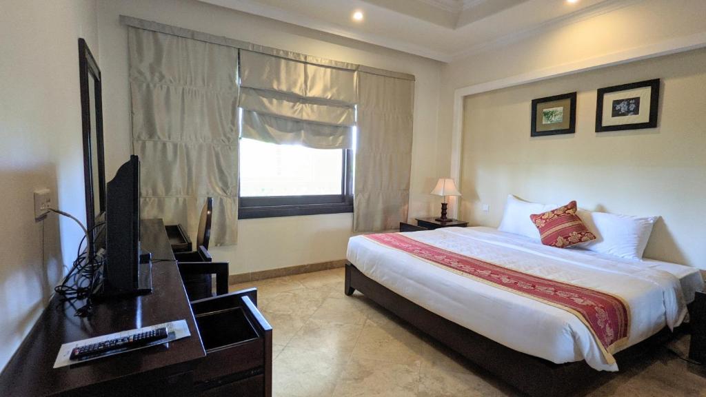 Olalani Resort & Condotel