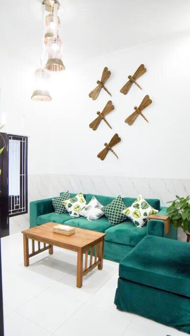 Almira Home Stay Banyuwangi Kota 3 Bedroom Syariah photo 2