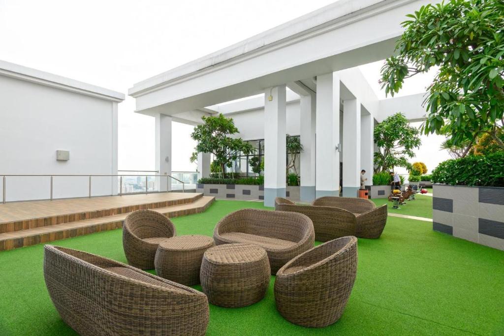 Double N Apartment - Near Ben Thanh Market - Free Pool, Gym - Riverside View