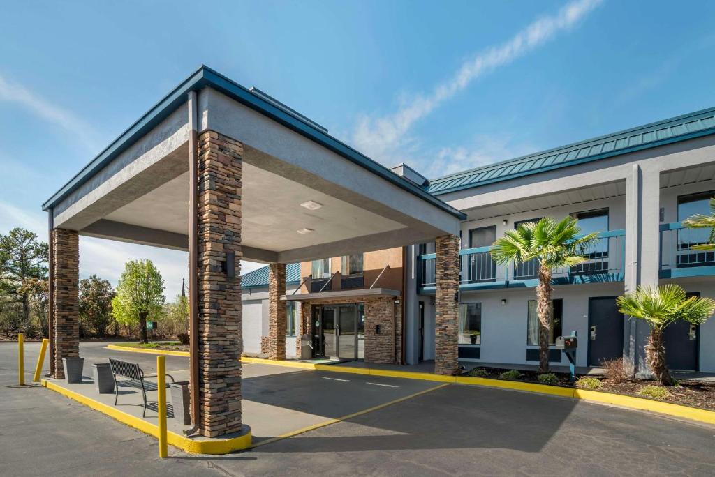 Quality Inn Simpsonville - Greenville image
