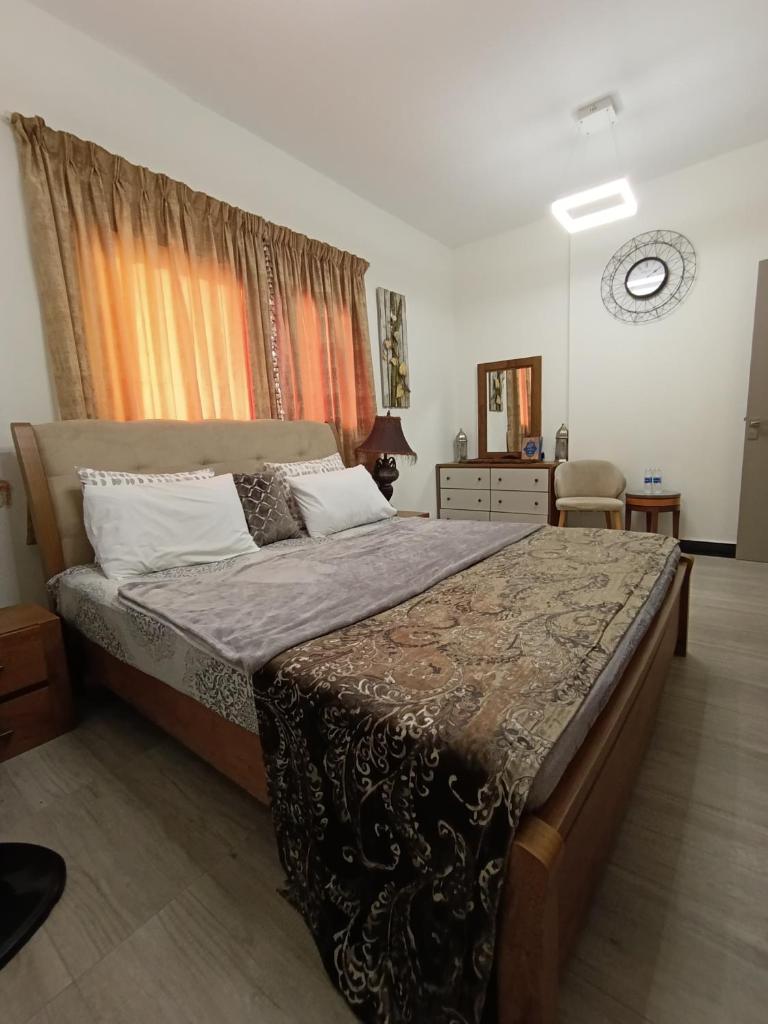 entire Luxury and family One Bed Room living Room in front Of Beach photo 1