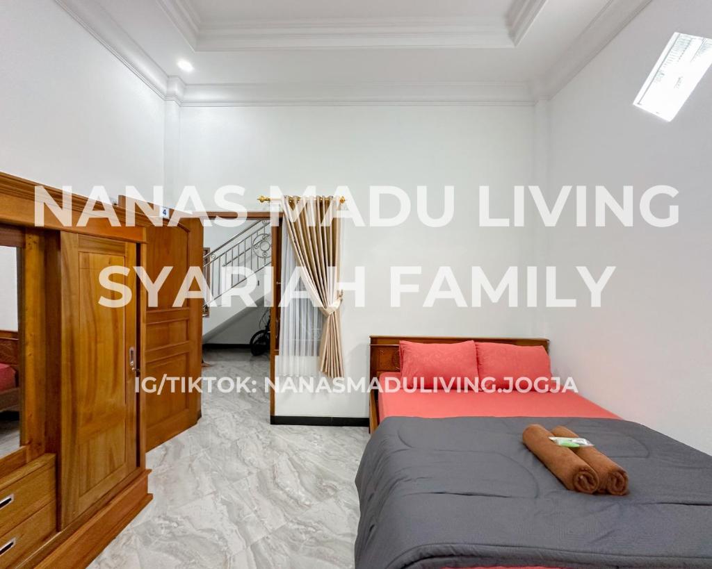 Nanas Madu Living Syariah Family photo 4