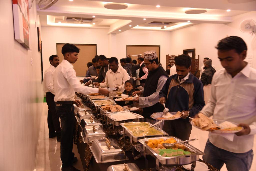 Hotel Gulmohar Pride photo 4