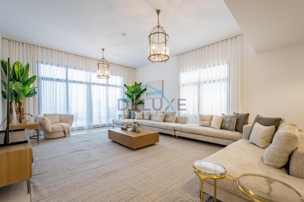 Elegant 4BR Villa with Assistant Room in Al Dana Island, Sharm, Fujairah by Deluxe Holiday Homes photo 1