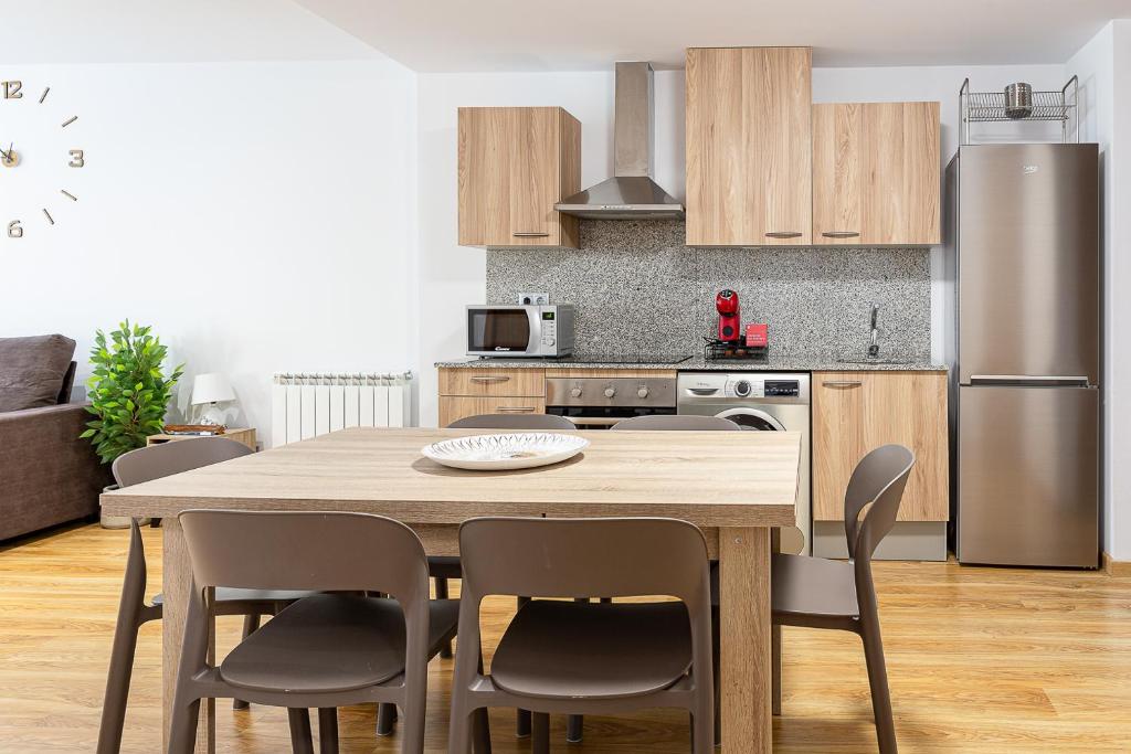 Terraza con Vistas I Escritorio y Cocina Completa I AndBnB photo 2