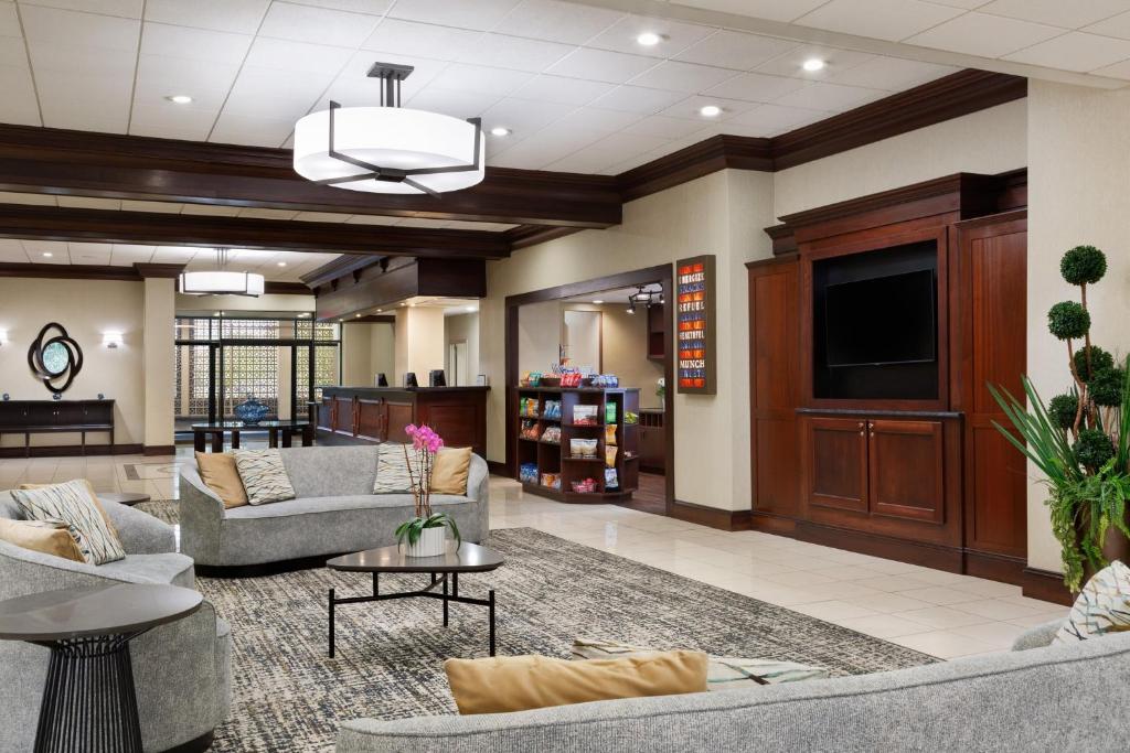 Holiday Inn National Airport/Crystal City, an IHG Hotel image