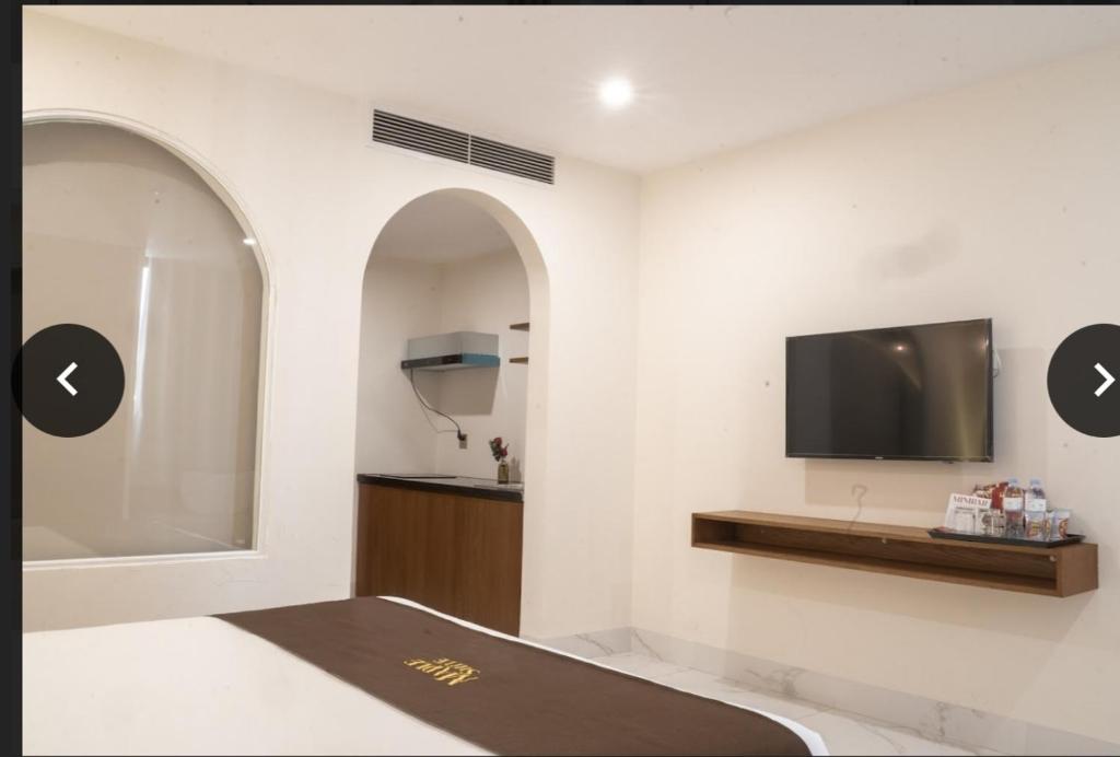 OYO 541 Maple Suite Hotel