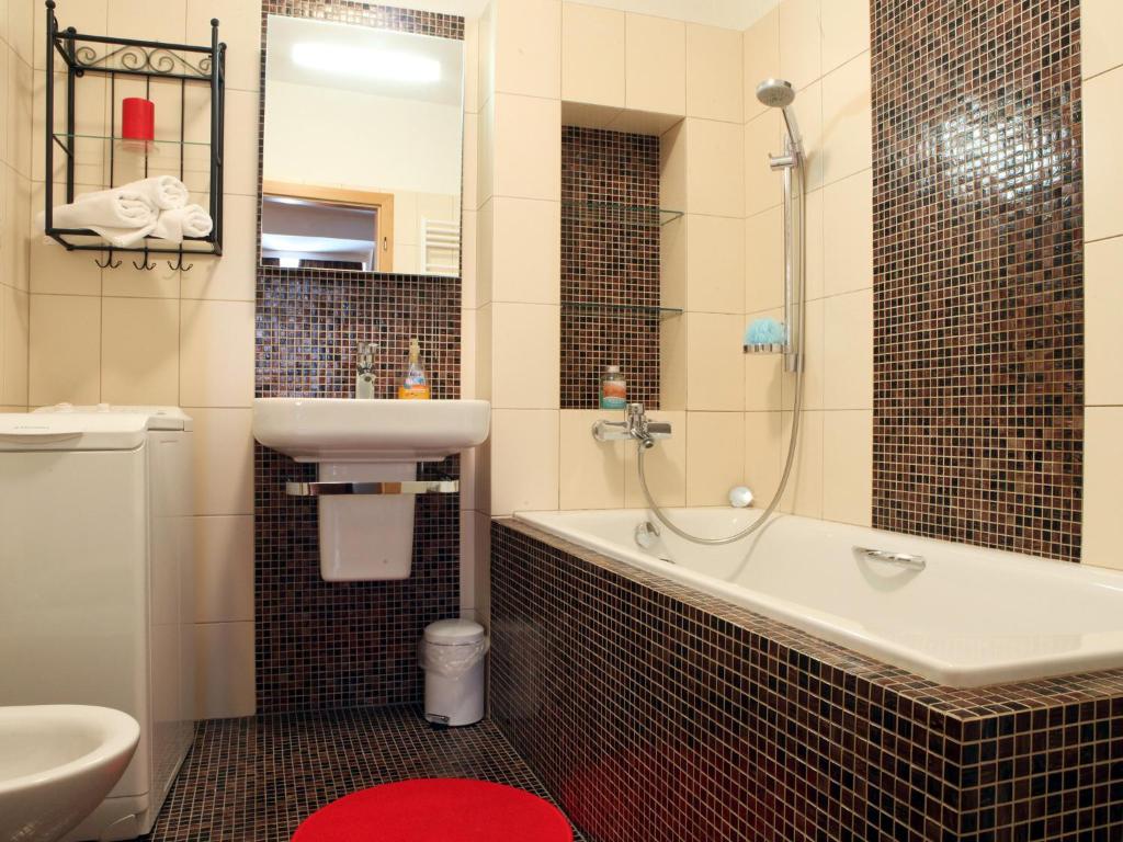 Студио (Улучшенный номер-студио с балконом - Obchodna street nr. 7), Apartments City Centre
