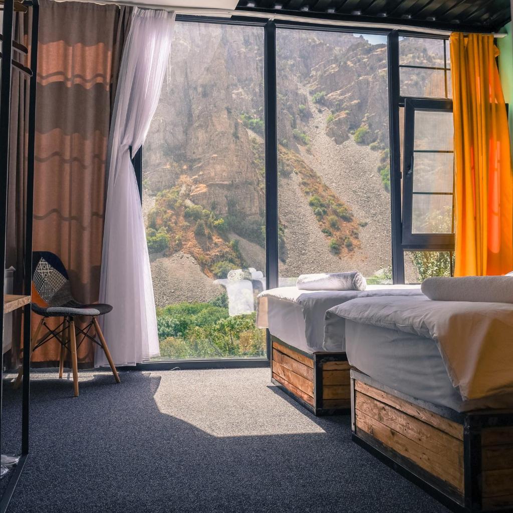 Hotel Arevi Yeghegis photo 2