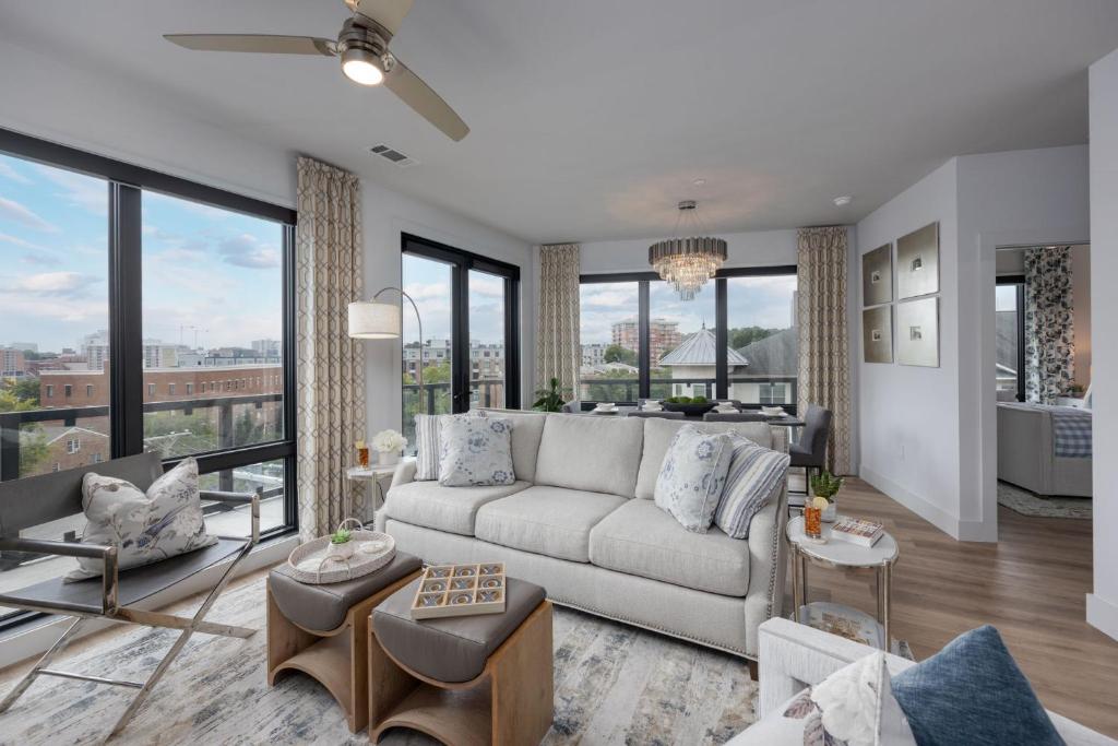 Elegant Corner Penthouse with Private Balcony, Skyline Views, Pool, and Gym image