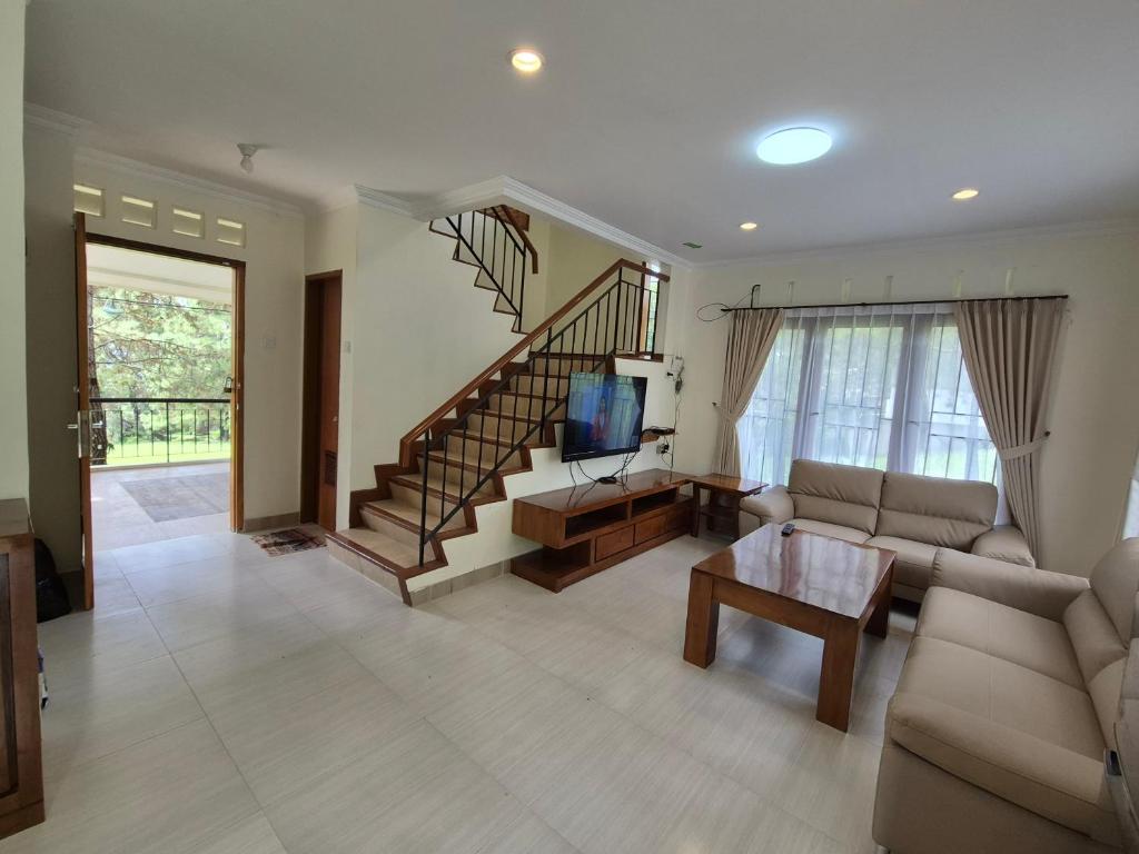 Villa 2Cemara photo 1